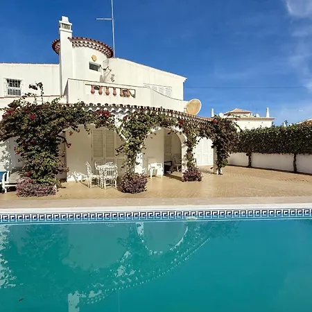 #278 Fonte Dos Leoes By Holidays Villa *