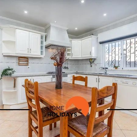 #278 Fonte Dos Leoes By Holidays Βίλα